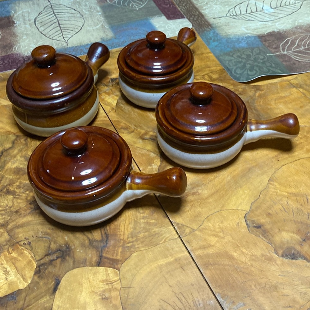 Stoneware set for onion soups
